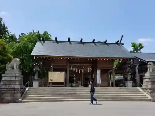 開成山大神宮の山門