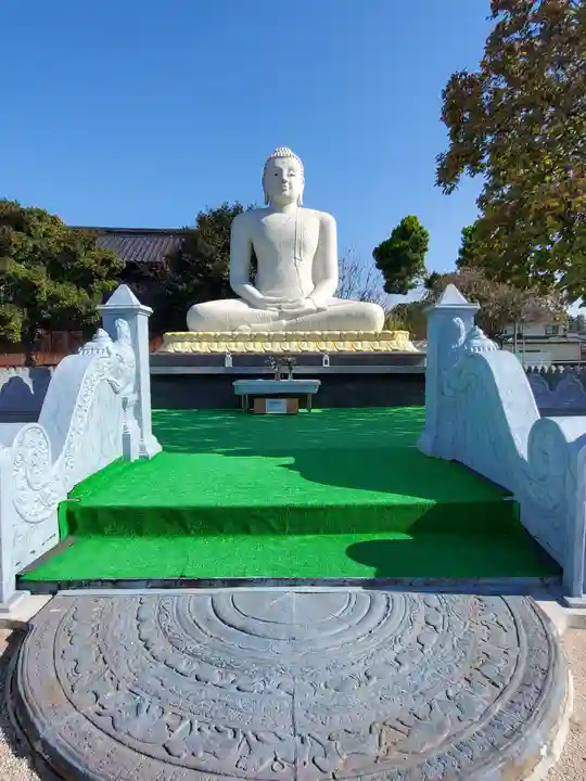 スリ・サンブッダローカ寺(茨城県)