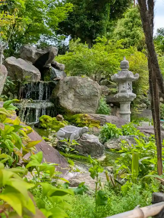 難波大社 生國魂神社の{uncategorized: "未分類", other: "その他", undefined: "問題あり", building: "その他建物", grave: "お墓", sacred_gate: "鳥居", guardian: "狛犬", statue: "像", buddha: "仏像", history: "歴史", nature: "自然", garden: "庭園", animal: "動物", pagoda: "塔", temizu: "手水舎", mountain_gate: "山門・神門", sanctuary: "本殿・本堂", subordinate: "末社・摂社", art: "芸術", scenery: "景色", jizo: "地蔵", ema: "絵馬", goshuin: "御朱印", omikuji: "おみくじ", items: "授与品その他", amulet: "お守り", goshuincho: "御朱印帳", eats: "食事", festival: "お祭り", votive_dance: "神楽", shichigosan: "七五三参", wedding: "結婚式", experience: "体験その他", initially: "初詣", around: "周辺", anti_infection: "感染症対策"}