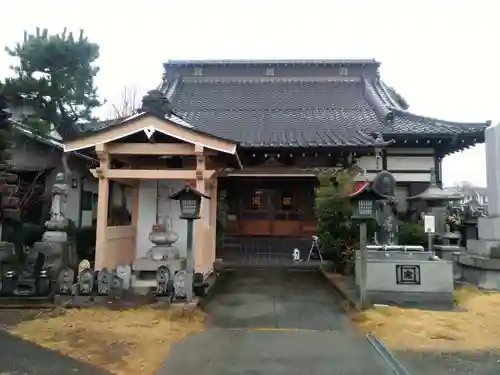 実成寺の本殿