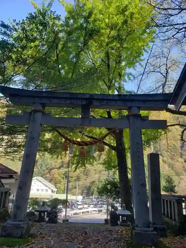 宇奈月神社の鳥居