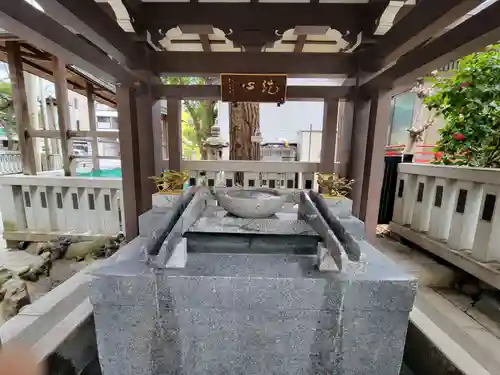 鳥越神社の手水舎