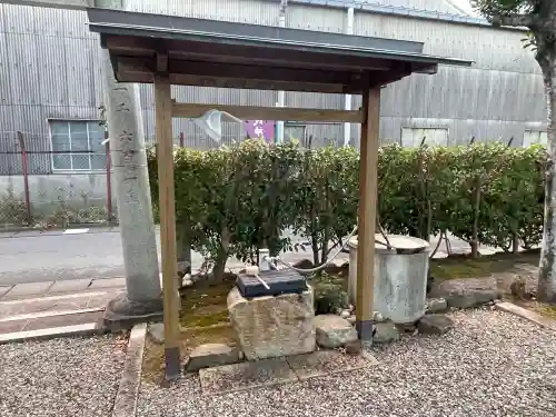 大口神社の{uncategorized: "未分類", other: "その他", undefined: "問題あり", building: "その他建物", grave: "お墓", sacred_gate: "鳥居", guardian: "狛犬", statue: "像", buddha: "仏像", history: "歴史", nature: "自然", garden: "庭園", animal: "動物", pagoda: "塔", temizu: "手水舎", mountain_gate: "山門・神門", sanctuary: "本殿・本堂", subordinate: "末社・摂社", art: "芸術", scenery: "景色", jizo: "地蔵", ema: "絵馬", goshuin: "御朱印", omikuji: "おみくじ", items: "授与品その他", amulet: "お守り", goshuincho: "御朱印帳", eats: "食事", festival: "お祭り", votive_dance: "神楽", shichigosan: "七五三参", wedding: "結婚式", experience: "体験その他", initially: "初詣", around: "周辺", anti_infection: "感染症対策"}