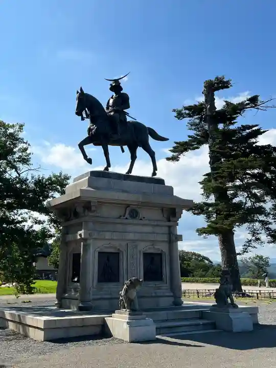宮城縣護國神社の像