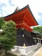 穴八幡宮の建物その他