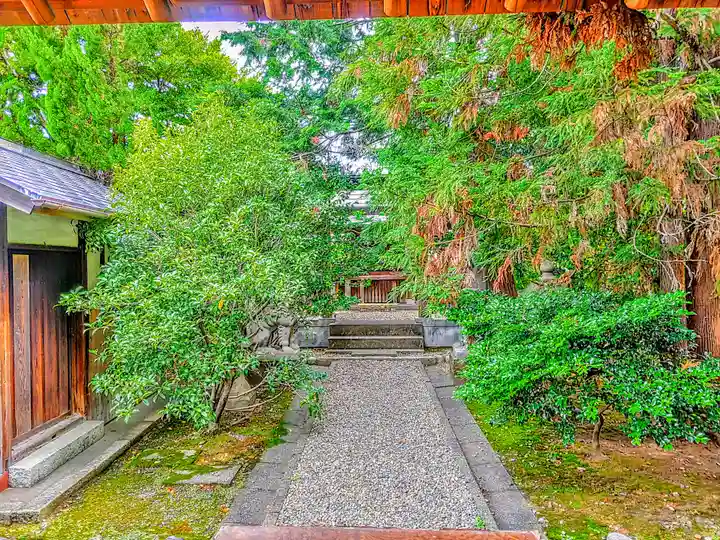 溝旗神社(肇國神社)の末社・摂社