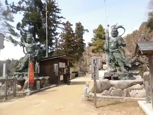 観音正寺の像