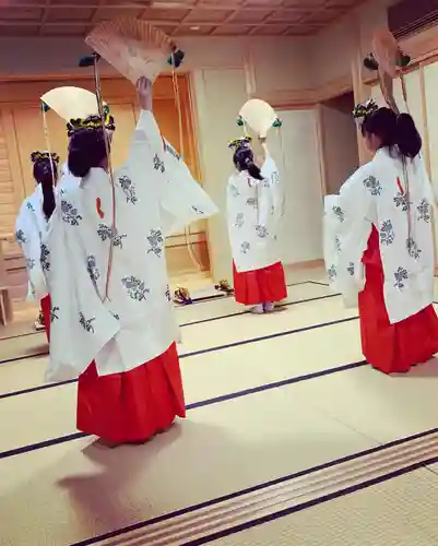 滑川神社 - 仕事と子どもの守り神の神楽