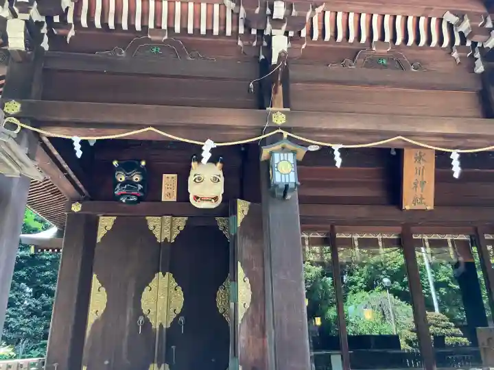 喜多見氷川神社の{uncategorized: "未分類", other: "その他", undefined: "問題あり", building: "その他建物", grave: "お墓", sacred_gate: "鳥居", guardian: "狛犬", statue: "像", buddha: "仏像", history: "歴史", nature: "自然", garden: "庭園", animal: "動物", pagoda: "塔", temizu: "手水舎", mountain_gate: "山門・神門", sanctuary: "本殿・本堂", subordinate: "末社・摂社", art: "芸術", scenery: "景色", jizo: "地蔵", ema: "絵馬", goshuin: "御朱印", omikuji: "おみくじ", items: "授与品その他", amulet: "お守り", goshuincho: "御朱印帳", eats: "食事", festival: "お祭り", votive_dance: "神楽", shichigosan: "七五三参", wedding: "結婚式", experience: "体験その他", initially: "初詣", around: "周辺", anti_infection: "感染症対策"}