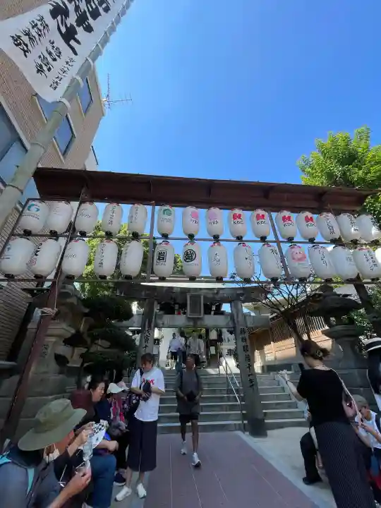 櫛田神社の{uncategorized: "未分類", other: "その他", undefined: "問題あり", building: "その他建物", grave: "お墓", sacred_gate: "鳥居", guardian: "狛犬", statue: "像", buddha: "仏像", history: "歴史", nature: "自然", garden: "庭園", animal: "動物", pagoda: "塔", temizu: "手水舎", mountain_gate: "山門・神門", sanctuary: "本殿・本堂", subordinate: "末社・摂社", art: "芸術", scenery: "景色", jizo: "地蔵", ema: "絵馬", goshuin: "御朱印", omikuji: "おみくじ", items: "授与品その他", amulet: "お守り", goshuincho: "御朱印帳", eats: "食事", festival: "お祭り", votive_dance: "神楽", shichigosan: "七五三参", wedding: "結婚式", experience: "体験その他", initially: "初詣", around: "周辺", anti_infection: "感染症対策"}