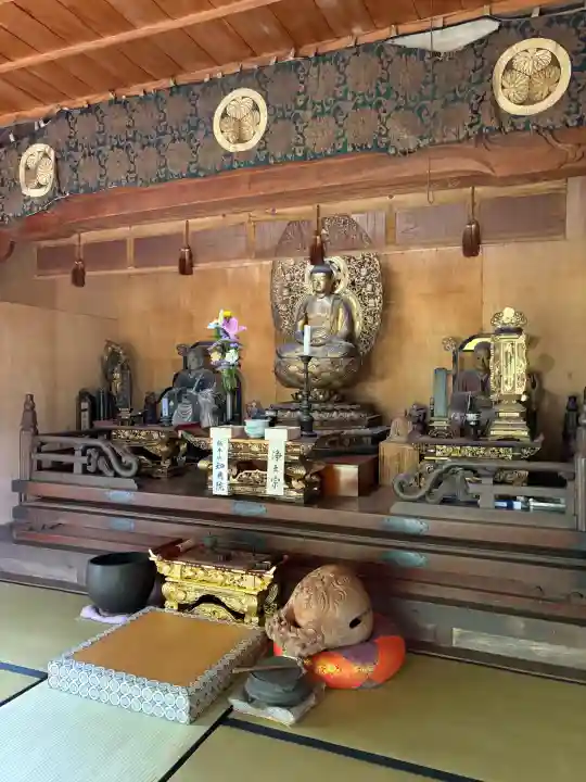 月照寺の{uncategorized: "未分類", other: "その他", undefined: "問題あり", building: "その他建物", grave: "お墓", sacred_gate: "鳥居", guardian: "狛犬", statue: "像", buddha: "仏像", history: "歴史", nature: "自然", garden: "庭園", animal: "動物", pagoda: "塔", temizu: "手水舎", mountain_gate: "山門・神門", sanctuary: "本殿・本堂", subordinate: "末社・摂社", art: "芸術", scenery: "景色", jizo: "地蔵", ema: "絵馬", goshuin: "御朱印", omikuji: "おみくじ", items: "授与品その他", amulet: "お守り", goshuincho: "御朱印帳", eats: "食事", festival: "お祭り", votive_dance: "神楽", shichigosan: "七五三参", wedding: "結婚式", experience: "体験その他", initially: "初詣", around: "周辺", anti_infection: "感染症対策"}