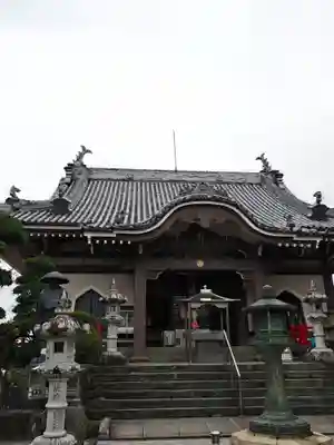 井戸寺の本殿・本堂