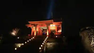 清水寺の山門・神門