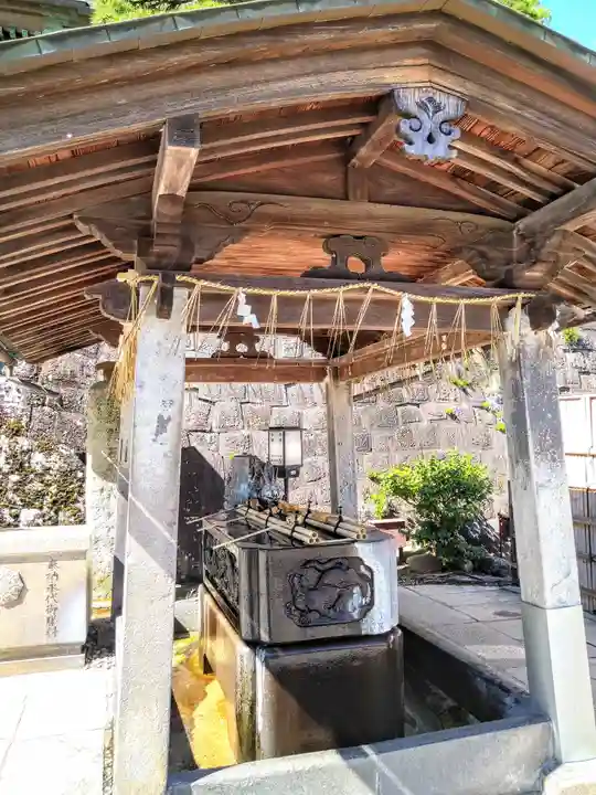 成田山新勝寺の手水舎