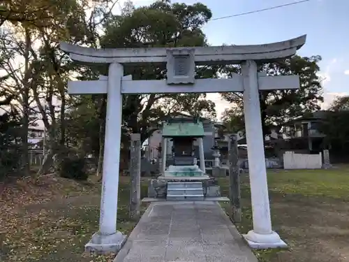 白鳥神社の末社