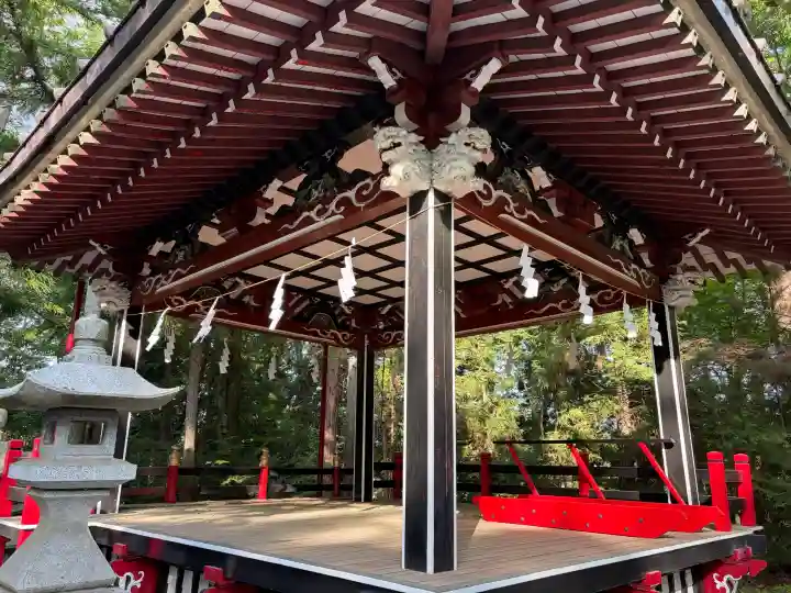 新屋山神社の{uncategorized: "未分類", other: "その他", undefined: "問題あり", building: "その他建物", grave: "お墓", sacred_gate: "鳥居", guardian: "狛犬", statue: "像", buddha: "仏像", history: "歴史", nature: "自然", garden: "庭園", animal: "動物", pagoda: "塔", temizu: "手水舎", mountain_gate: "山門・神門", sanctuary: "本殿・本堂", subordinate: "末社・摂社", art: "芸術", scenery: "景色", jizo: "地蔵", ema: "絵馬", goshuin: "御朱印", omikuji: "おみくじ", items: "授与品その他", amulet: "お守り", goshuincho: "御朱印帳", eats: "食事", festival: "お祭り", votive_dance: "神楽", shichigosan: "七五三参", wedding: "結婚式", experience: "体験その他", initially: "初詣", around: "周辺", anti_infection: "感染症対策"}