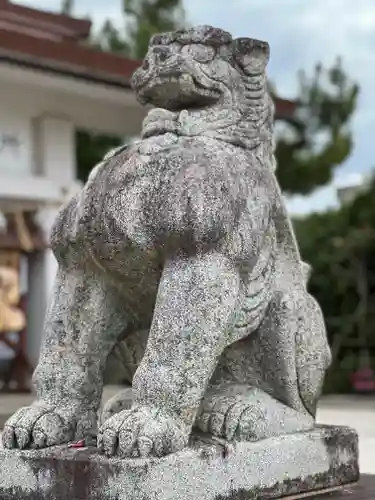 沖縄県護国神社の狛犬