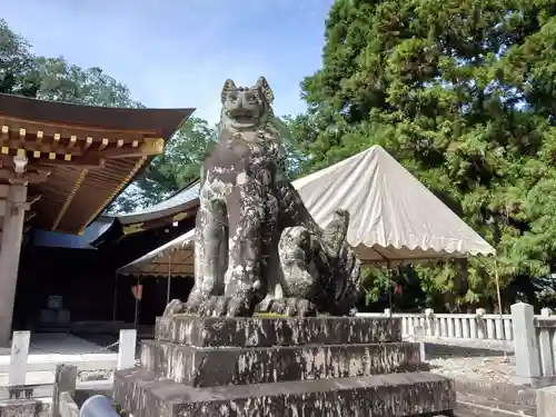 岐阜護國神社の狛犬