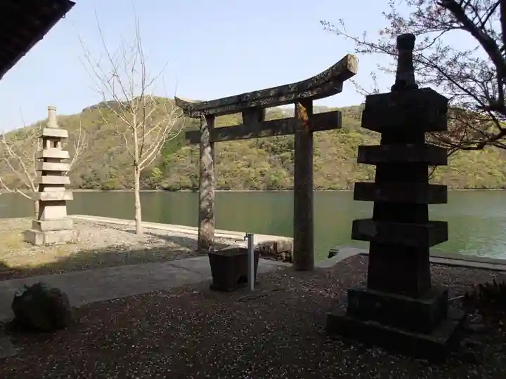 霹靂神社の鳥居