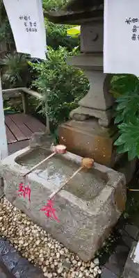 横浜御嶽神社の手水舎