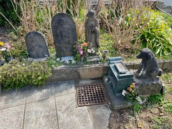真英寺の{uncategorized: "未分類", other: "その他", undefined: "問題あり", building: "その他建物", grave: "お墓", sacred_gate: "鳥居", guardian: "狛犬", statue: "像", buddha: "仏像", history: "歴史", nature: "自然", garden: "庭園", animal: "動物", pagoda: "塔", temizu: "手水舎", mountain_gate: "山門・神門", sanctuary: "本殿・本堂", subordinate: "末社・摂社", art: "芸術", scenery: "景色", jizo: "地蔵", ema: "絵馬", goshuin: "御朱印", omikuji: "おみくじ", items: "授与品その他", amulet: "お守り", goshuincho: "御朱印帳", eats: "食事", festival: "お祭り", votive_dance: "神楽", shichigosan: "七五三参", wedding: "結婚式", experience: "体験その他", initially: "初詣", around: "周辺", anti_infection: "感染症対策"}