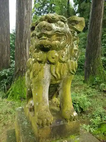 白山神社の狛犬