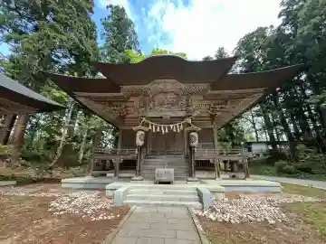 蜂子神社の{uncategorized: "未分類", other: "その他", undefined: "問題あり", building: "その他建物", grave: "お墓", sacred_gate: "鳥居", guardian: "狛犬", statue: "像", buddha: "仏像", history: "歴史", nature: "自然", garden: "庭園", animal: "動物", pagoda: "塔", temizu: "手水舎", mountain_gate: "山門・神門", sanctuary: "本殿・本堂", subordinate: "末社・摂社", art: "芸術", scenery: "景色", jizo: "地蔵", ema: "絵馬", goshuin: "御朱印", omikuji: "おみくじ", items: "授与品その他", amulet: "お守り", goshuincho: "御朱印帳", eats: "食事", festival: "お祭り", votive_dance: "神楽", shichigosan: "七五三参", wedding: "結婚式", experience: "体験その他", initially: "初詣", around: "周辺", anti_infection: "感染症対策"}