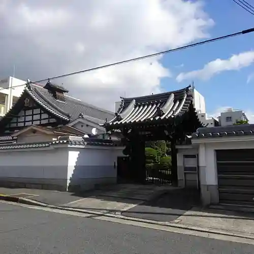 蓮成寺の山門