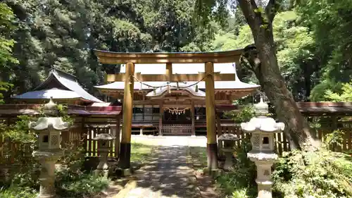 都々古別神社(馬場)の鳥居