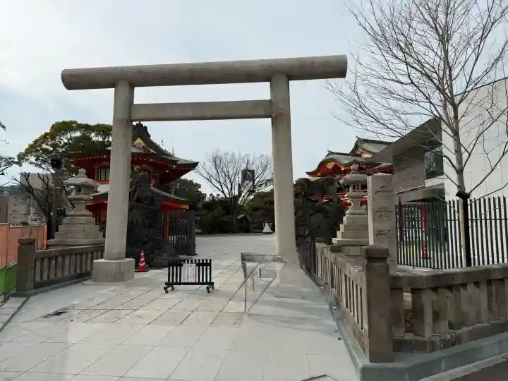 千葉神社の{uncategorized: "未分類", other: "その他", undefined: "問題あり", building: "その他建物", grave: "お墓", sacred_gate: "鳥居", guardian: "狛犬", statue: "像", buddha: "仏像", history: "歴史", nature: "自然", garden: "庭園", animal: "動物", pagoda: "塔", temizu: "手水舎", mountain_gate: "山門・神門", sanctuary: "本殿・本堂", subordinate: "末社・摂社", art: "芸術", scenery: "景色", jizo: "地蔵", ema: "絵馬", goshuin: "御朱印", omikuji: "おみくじ", items: "授与品その他", amulet: "お守り", goshuincho: "御朱印帳", eats: "食事", festival: "お祭り", votive_dance: "神楽", shichigosan: "七五三参", wedding: "結婚式", experience: "体験その他", initially: "初詣", around: "周辺", anti_infection: "感染症対策"}
