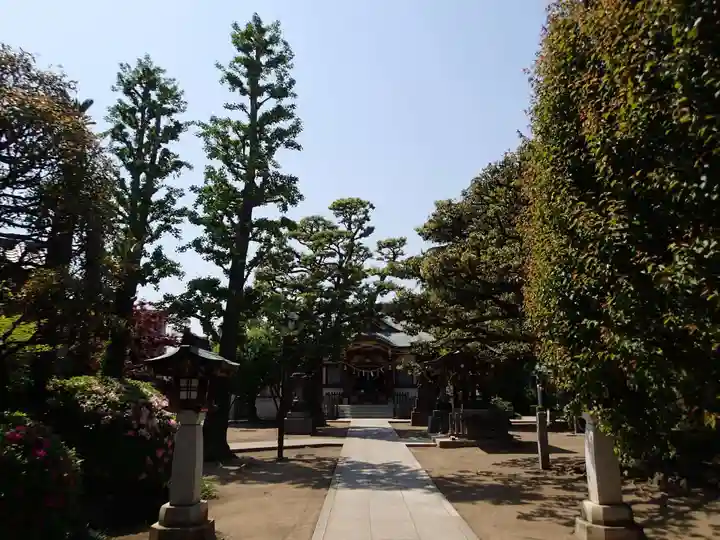 薭田神社の庭園
