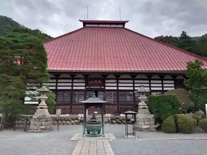 岩松院の本殿・本堂