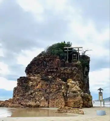 稲佐の浜 弁天島(島根県)