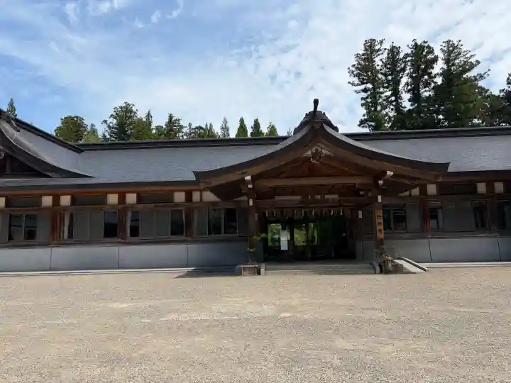彌彦神社の{uncategorized: "未分類", other: "その他", undefined: "問題あり", building: "その他建物", grave: "お墓", sacred_gate: "鳥居", guardian: "狛犬", statue: "像", buddha: "仏像", history: "歴史", nature: "自然", garden: "庭園", animal: "動物", pagoda: "塔", temizu: "手水舎", mountain_gate: "山門・神門", sanctuary: "本殿・本堂", subordinate: "末社・摂社", art: "芸術", scenery: "景色", jizo: "地蔵", ema: "絵馬", goshuin: "御朱印", omikuji: "おみくじ", items: "授与品その他", amulet: "お守り", goshuincho: "御朱印帳", eats: "食事", festival: "お祭り", votive_dance: "神楽", shichigosan: "七五三参", wedding: "結婚式", experience: "体験その他", initially: "初詣", around: "周辺", anti_infection: "感染症対策"}
