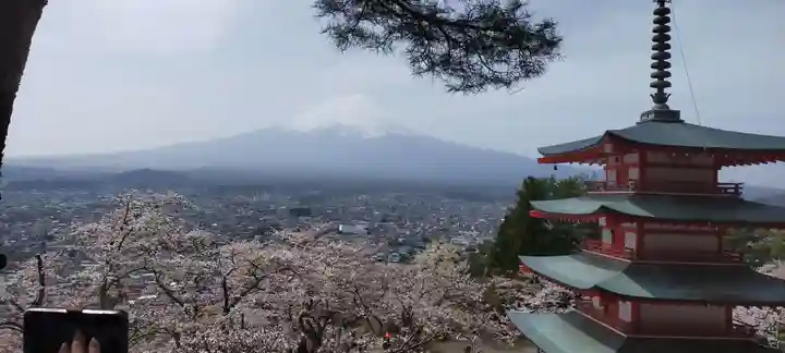 新倉富士浅間神社の景色