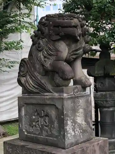 穏田神社の狛犬