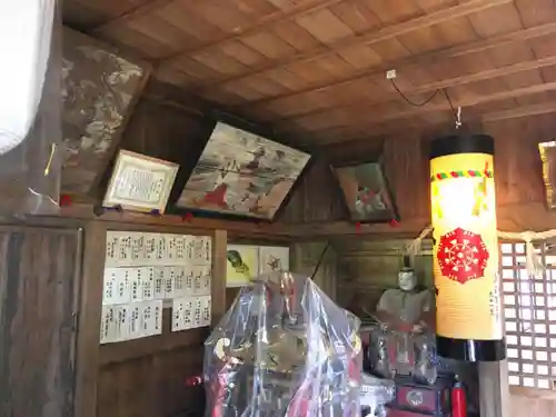 飯部磐座神社の建物その他