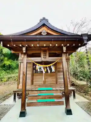 白山神社（法泉寺境内） の{uncategorized: "未分類", other: "その他", undefined: "問題あり", building: "その他建物", grave: "お墓", sacred_gate: "鳥居", guardian: "狛犬", statue: "像", buddha: "仏像", history: "歴史", nature: "自然", garden: "庭園", animal: "動物", pagoda: "塔", temizu: "手水舎", mountain_gate: "山門・神門", sanctuary: "本殿・本堂", subordinate: "末社・摂社", art: "芸術", scenery: "景色", jizo: "地蔵", ema: "絵馬", goshuin: "御朱印", omikuji: "おみくじ", items: "授与品その他", amulet: "お守り", goshuincho: "御朱印帳", eats: "食事", festival: "お祭り", votive_dance: "神楽", shichigosan: "七五三参", wedding: "結婚式", experience: "体験その他", initially: "初詣", around: "周辺", anti_infection: "感染症対策"}