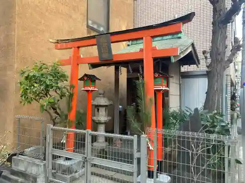 飯澄稲荷神社の鳥居