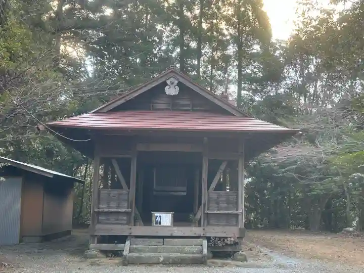 鉾神社の{uncategorized: "未分類", other: "その他", undefined: "問題あり", building: "その他建物", grave: "お墓", sacred_gate: "鳥居", guardian: "狛犬", statue: "像", buddha: "仏像", history: "歴史", nature: "自然", garden: "庭園", animal: "動物", pagoda: "塔", temizu: "手水舎", mountain_gate: "山門・神門", sanctuary: "本殿・本堂", subordinate: "末社・摂社", art: "芸術", scenery: "景色", jizo: "地蔵", ema: "絵馬", goshuin: "御朱印", omikuji: "おみくじ", items: "授与品その他", amulet: "お守り", goshuincho: "御朱印帳", eats: "食事", festival: "お祭り", votive_dance: "神楽", shichigosan: "七五三参", wedding: "結婚式", experience: "体験その他", initially: "初詣", around: "周辺", anti_infection: "感染症対策"}
