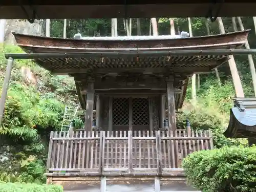 長命寺の本殿