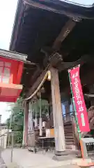 尾曳稲荷神社の本殿