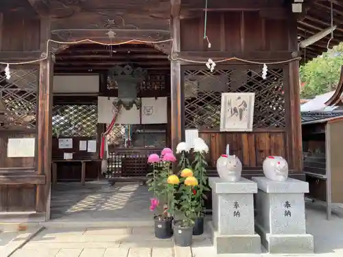 三尾神社の本殿