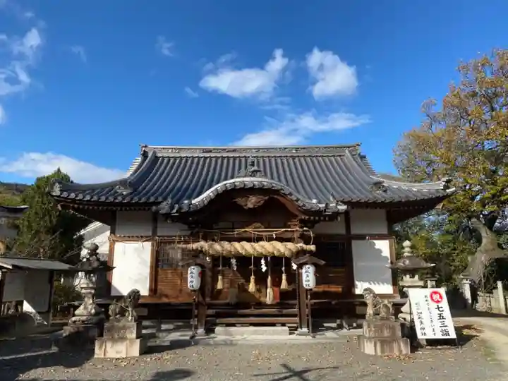 加麻良神社の本殿・本堂