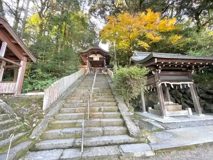 往馬坐伊古麻都比古神社のその他建物