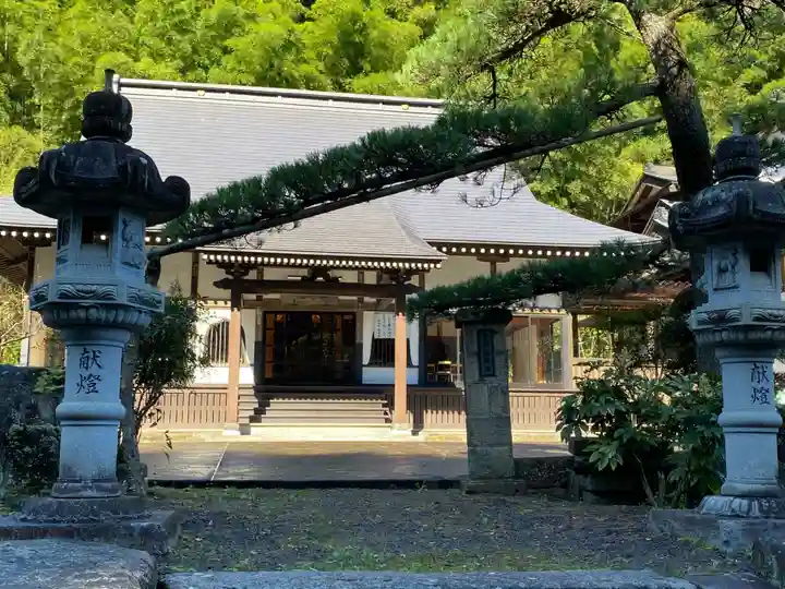 紹楽寺の本殿・本堂