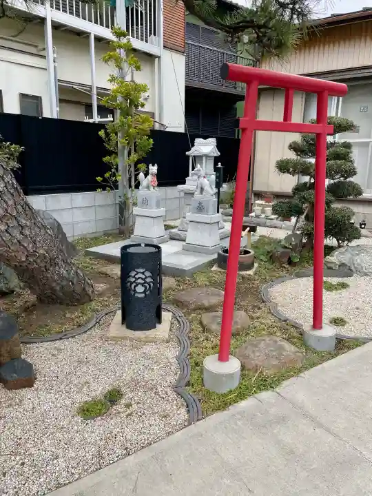 本成寺の{uncategorized: "未分類", other: "その他", undefined: "問題あり", building: "その他建物", grave: "お墓", sacred_gate: "鳥居", guardian: "狛犬", statue: "像", buddha: "仏像", history: "歴史", nature: "自然", garden: "庭園", animal: "動物", pagoda: "塔", temizu: "手水舎", mountain_gate: "山門・神門", sanctuary: "本殿・本堂", subordinate: "末社・摂社", art: "芸術", scenery: "景色", jizo: "地蔵", ema: "絵馬", goshuin: "御朱印", omikuji: "おみくじ", items: "授与品その他", amulet: "お守り", goshuincho: "御朱印帳", eats: "食事", festival: "お祭り", votive_dance: "神楽", shichigosan: "七五三参", wedding: "結婚式", experience: "体験その他", initially: "初詣", around: "周辺", anti_infection: "感染症対策"}