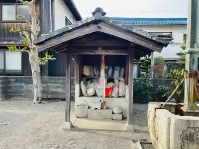 慶円寺の{uncategorized: "未分類", other: "その他", undefined: "問題あり", building: "その他建物", grave: "お墓", sacred_gate: "鳥居", guardian: "狛犬", statue: "像", buddha: "仏像", history: "歴史", nature: "自然", garden: "庭園", animal: "動物", pagoda: "塔", temizu: "手水舎", mountain_gate: "山門・神門", sanctuary: "本殿・本堂", subordinate: "末社・摂社", art: "芸術", scenery: "景色", jizo: "地蔵", ema: "絵馬", goshuin: "御朱印", omikuji: "おみくじ", items: "授与品その他", amulet: "お守り", goshuincho: "御朱印帳", eats: "食事", festival: "お祭り", votive_dance: "神楽", shichigosan: "七五三参", wedding: "結婚式", experience: "体験その他", initially: "初詣", around: "周辺", anti_infection: "感染症対策"}