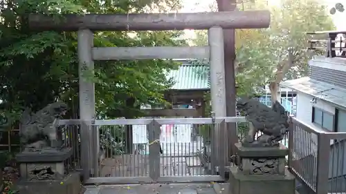 王子稲荷神社の鳥居