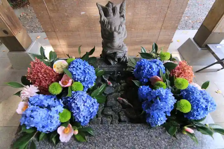 滑川神社 - 仕事と子どもの守り神の手水舎